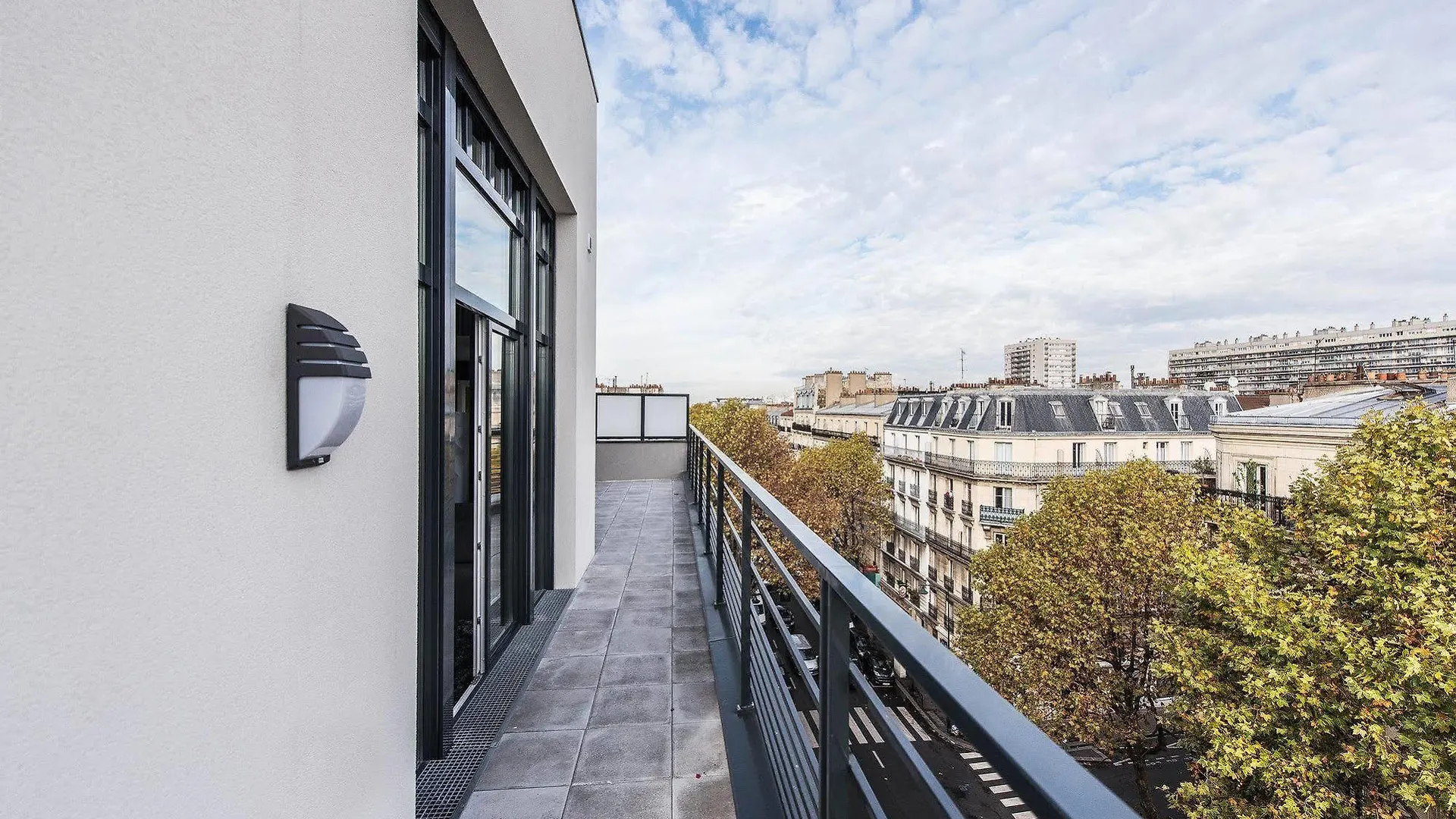 Les Appartements Paris Clichy 0*,  France
