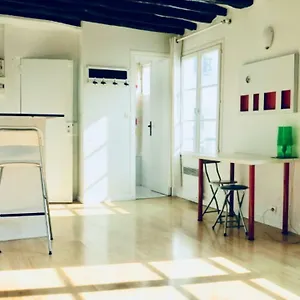 Apartment Cosy 25 Sqm In Heart Of, Paris