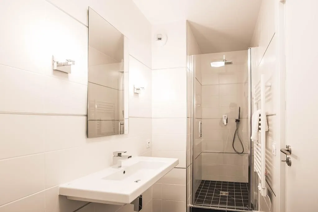 Les Appartements Paris Clichy Apartment